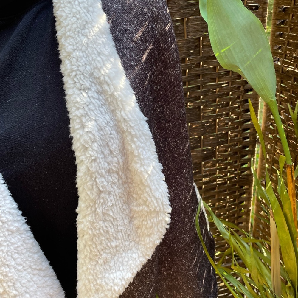 Nicole gray Sherpa vest - Picture 2 of 3